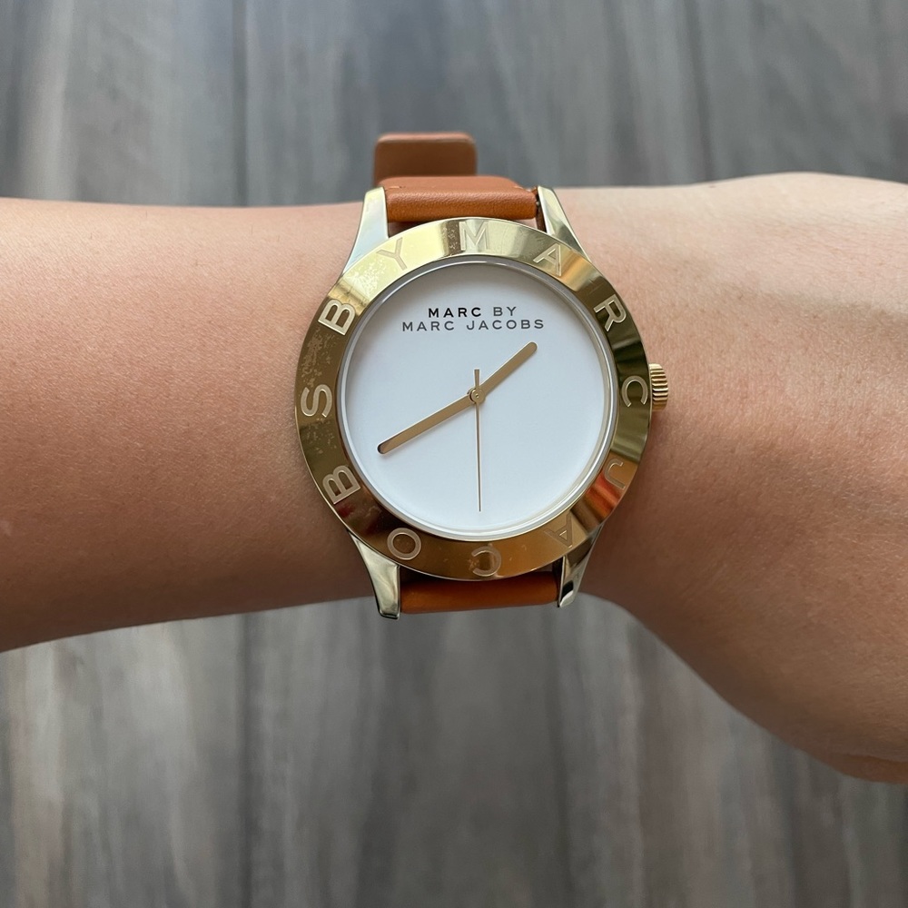 Marc by Marc jacobs leather strap watch